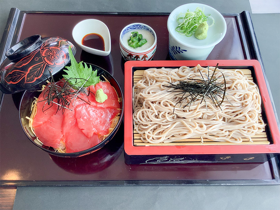 鉄火丼とざるそば又はざるうどん