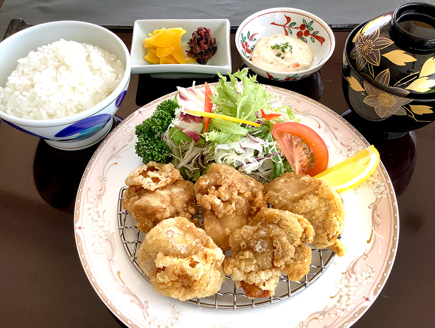 鶏の唐揚げ定食