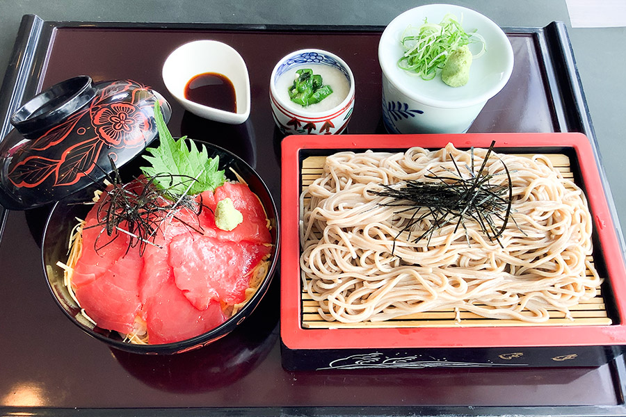 鉄火丼とざるそば又は細うどん