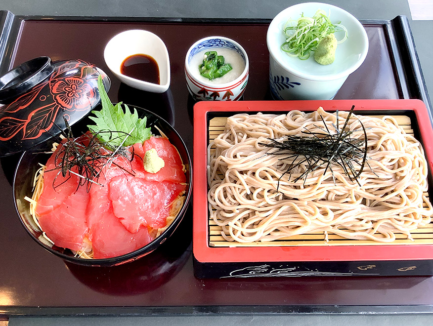 鉄火丼とざるそば又は細うどん