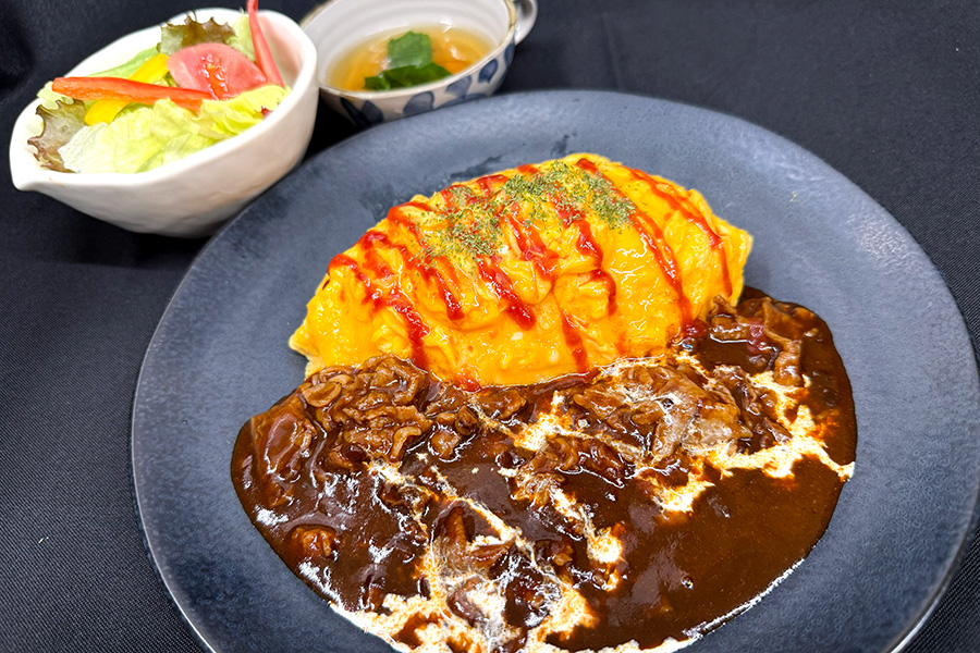近江牛を使用したオムハヤシ