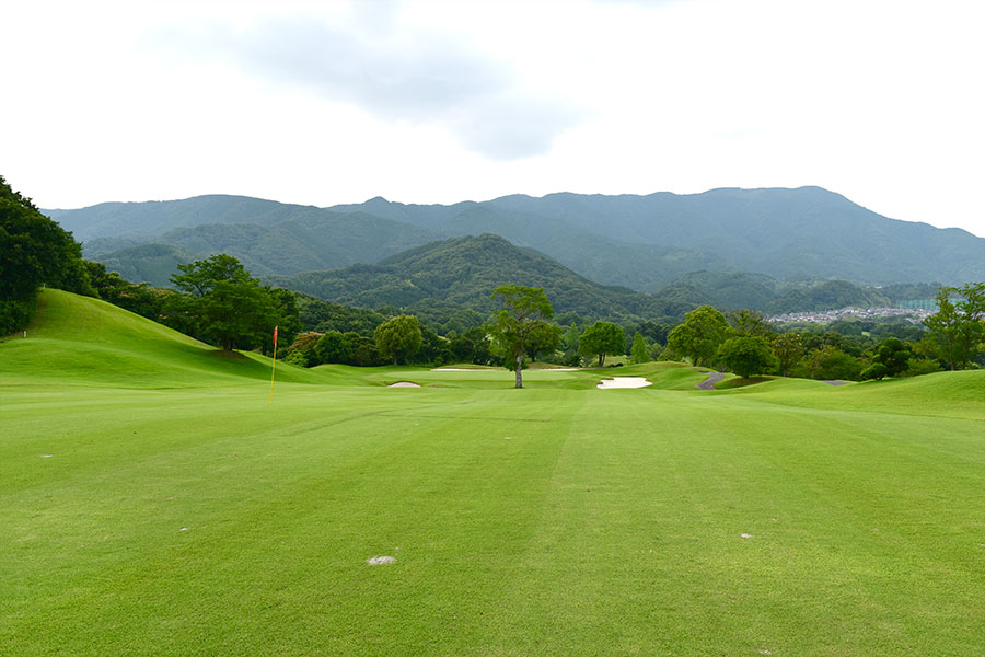 シプレカントリークラブOUTコースHOLE1の写真