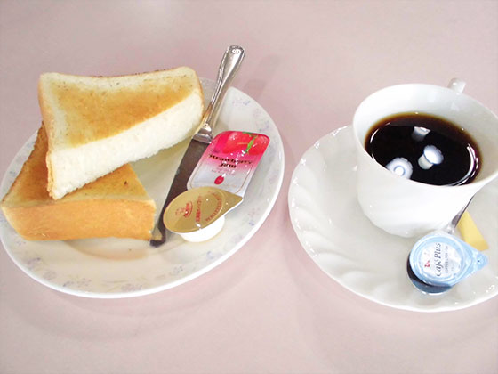 朝食