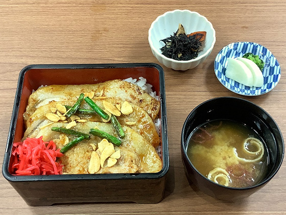 豚ロースのスタミナ重