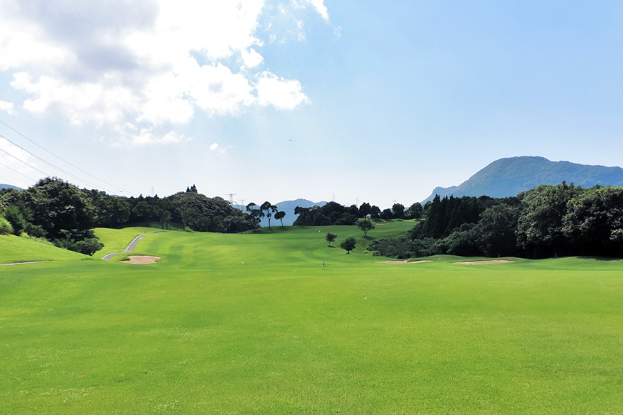 佐賀ロイヤルゴルフクラブOUTコースHOLE1の写真