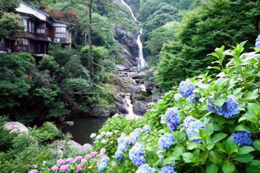 見返りの滝の詳細はこちら(外部サイトに移動します)
